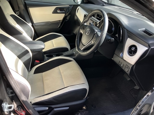 Toyota AURIS 2018 8118178-5