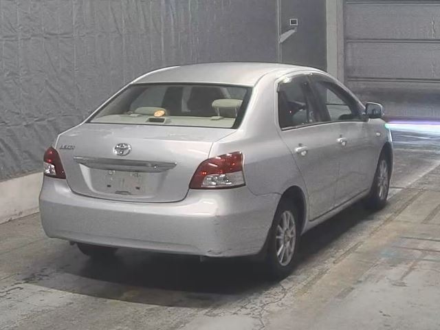 Toyota BELTA 2006 8135680-1