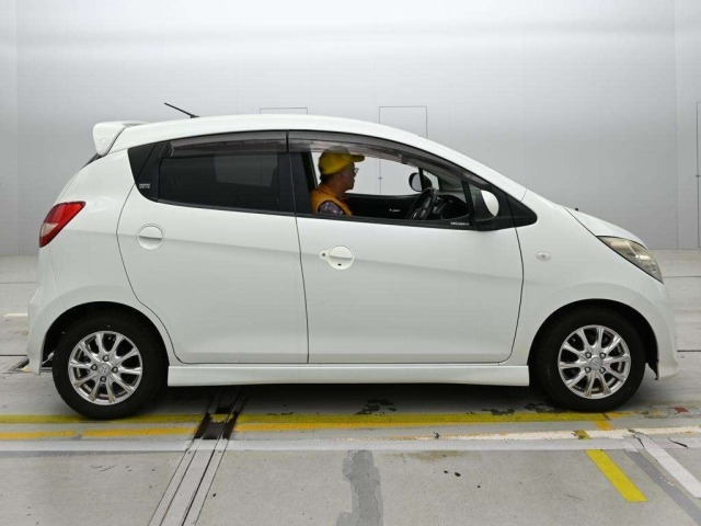 Suzuki CERVO 2009 8137244-3