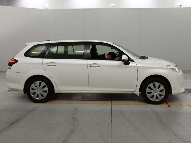 Toyota COROLLA FIELDER 2017 8135778-3
