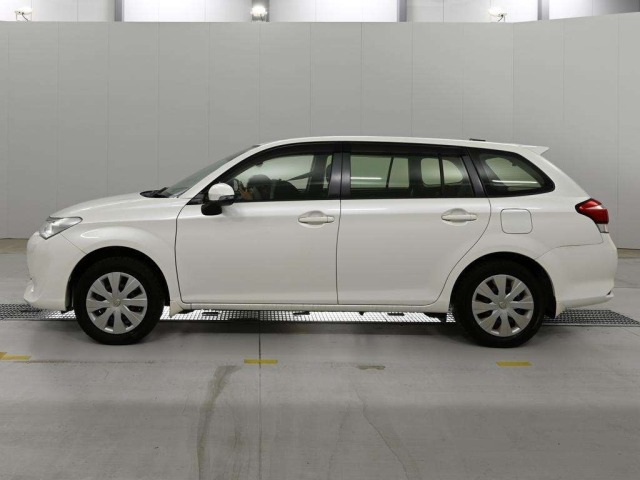 Toyota COROLLA FIELDER 2017 8135778-4