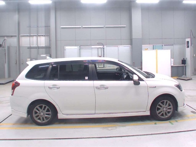Toyota COROLLA FIELDER 2014 8135791-3
