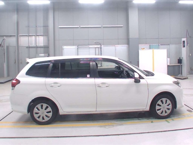 Toyota COROLLA FIELDER 2016 8135792-3