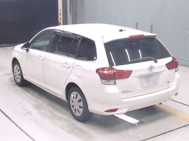 Toyota COROLLA FIELDER 2016 8135792-6