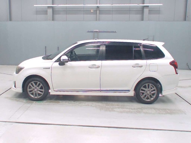Toyota COROLLA FIELDER 2013 8135794-4
