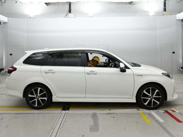 Toyota COROLLA FIELDER 2018 8135810-3