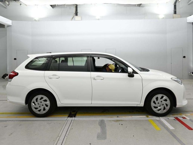 Toyota COROLLA FIELDER 2021 8135813-3