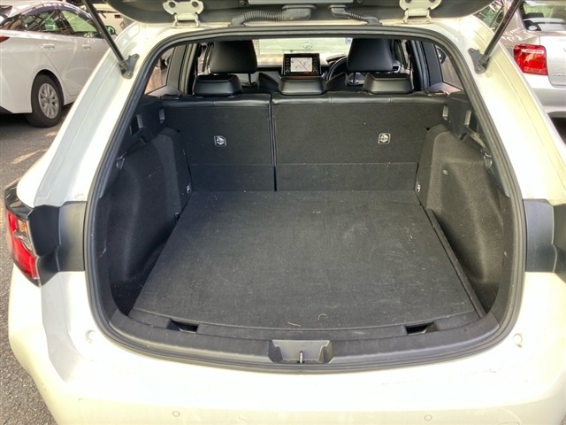 Toyota COROLLA TOURING 2020 8138120-8