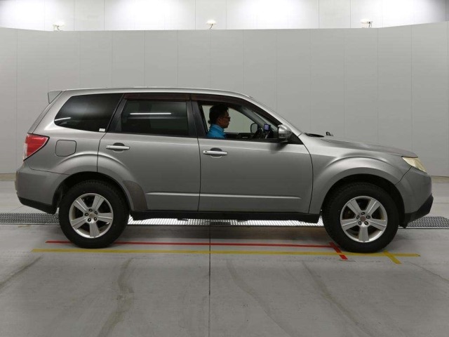 Subaru FORESTER 2011 8136262-3