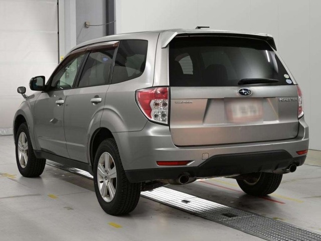 Subaru FORESTER 2011 8136262-6