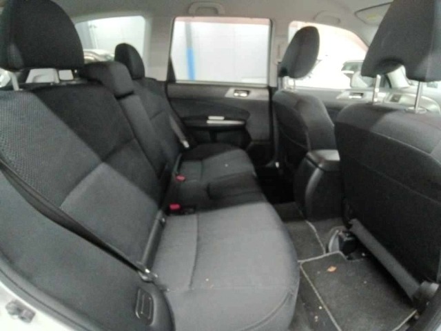 Subaru FORESTER 2011 8136263-12