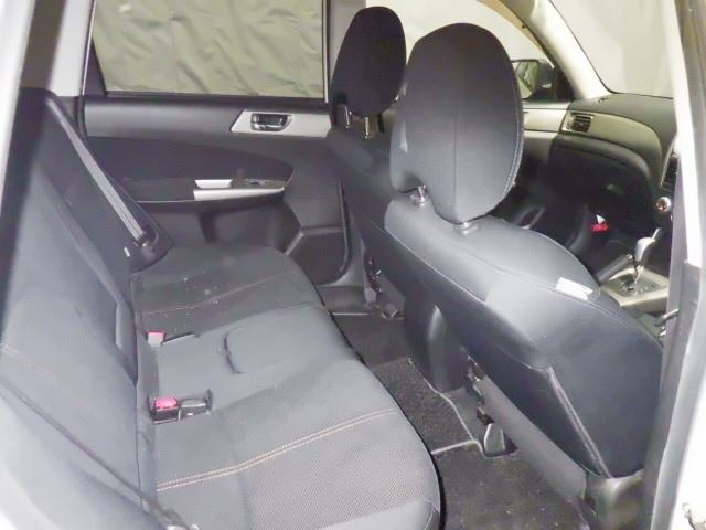 Subaru FORESTER 2010 8136362-5