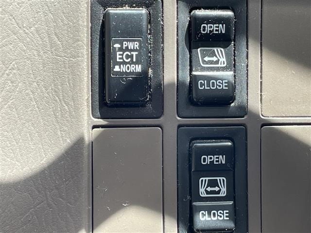 Toyota GRAND HIACE 2000 8118361-18