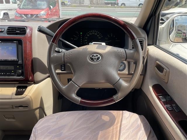 Toyota GRAND HIACE 2000 8118361-3
