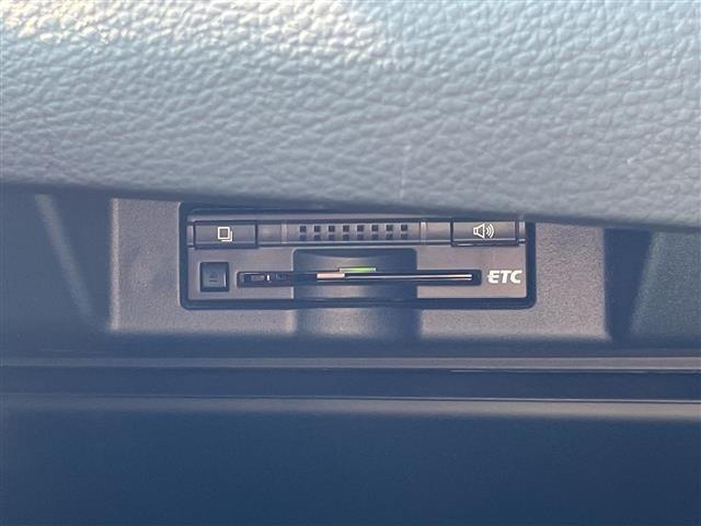 Toyota HARRIER 2014 8118866-9