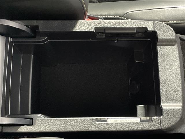 Toyota HARRIER 2015 8118891-22