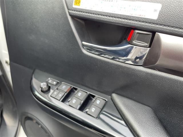 Toyota HILUX 2022 8117840-4