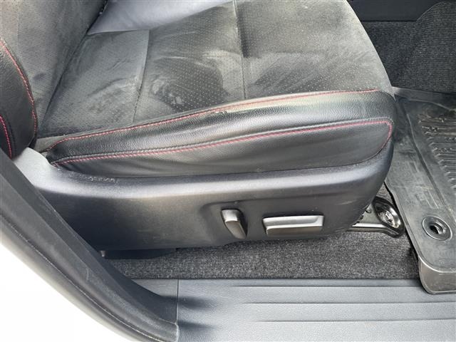 Toyota HILUX 2022 8117840-6