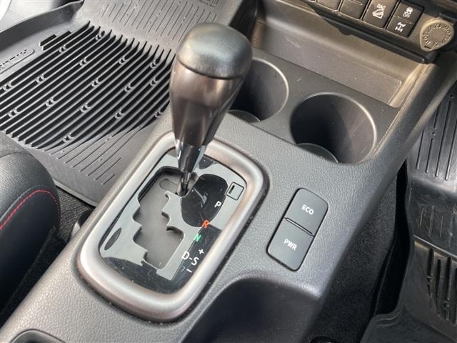 Toyota HILUX 2022 8117840-7