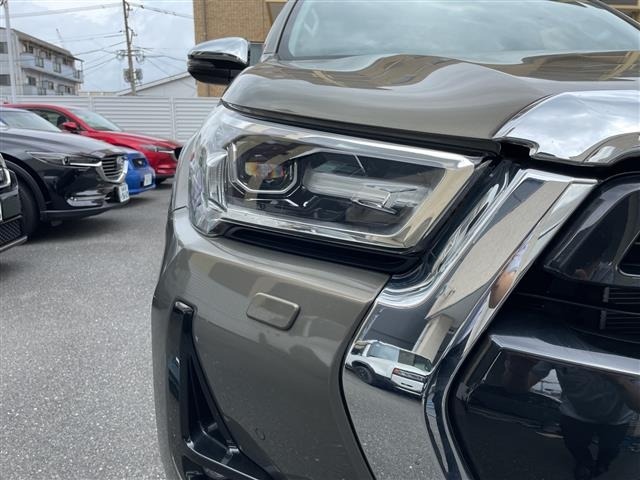 Toyota HILUX 2022 8117857-9