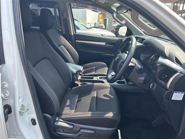 Toyota HILUX 2024 8117858-4