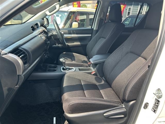 Toyota HILUX 2024 8117858-6
