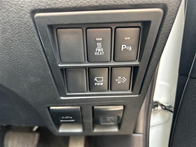 Toyota HILUX 2024 8117858-9