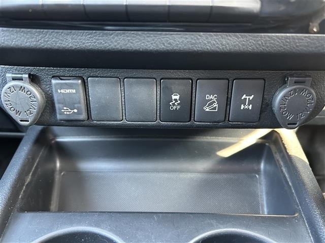 Toyota HILUX 2019 8117863-6
