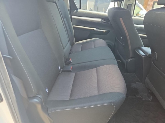 Toyota HILUX 2018 8117880-3