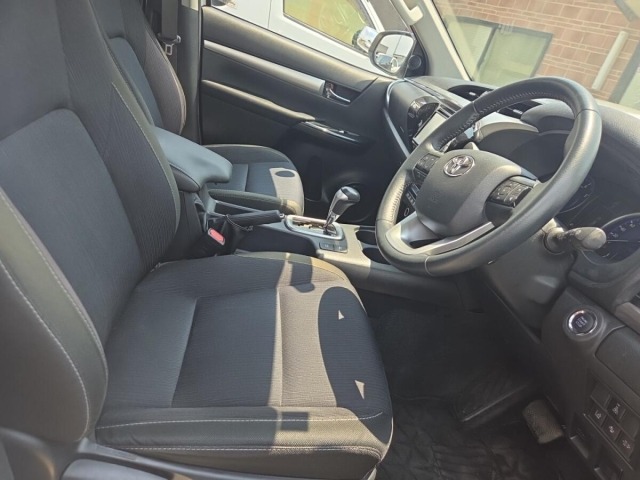 Toyota HILUX 2018 8117880-4