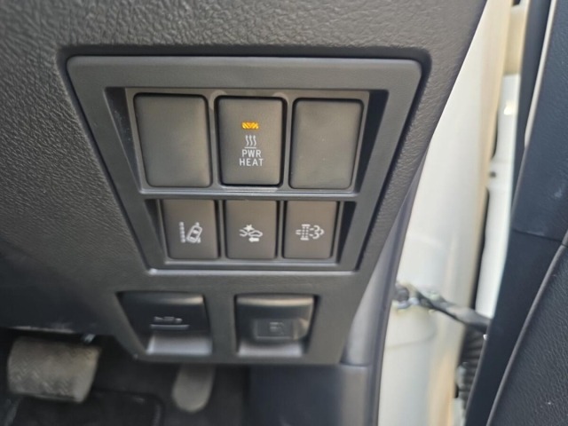 Toyota HILUX 2018 8117880-5