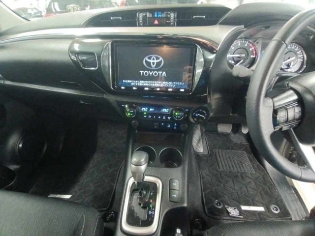 Toyota HILUX 2023 8117888-11