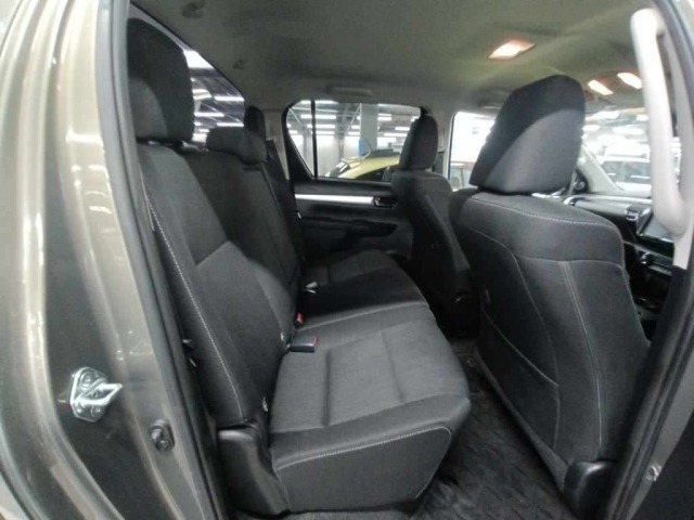 Toyota HILUX 2023 8117888-12