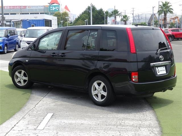 Toyota ISIS 2005 8117906-10