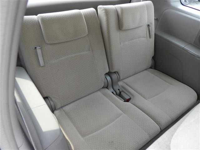 Toyota ISIS 2005 8117906-3