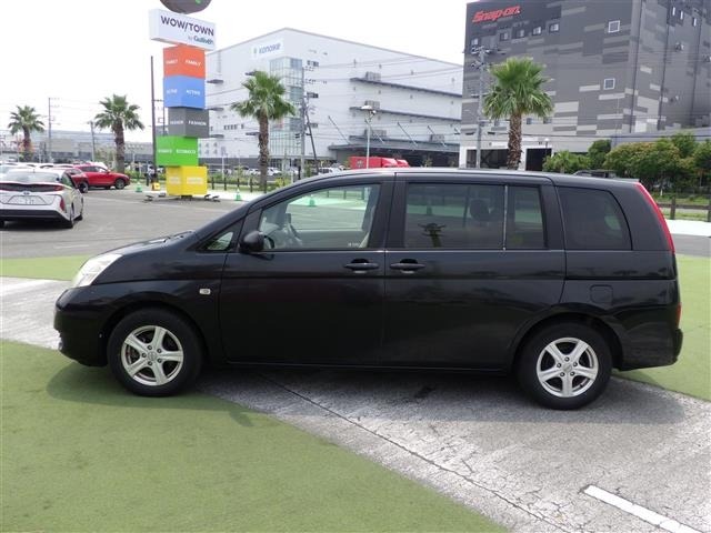 Toyota ISIS 2005 8117906-7
