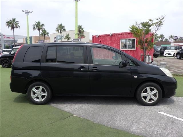 Toyota ISIS 2005 8117906-8