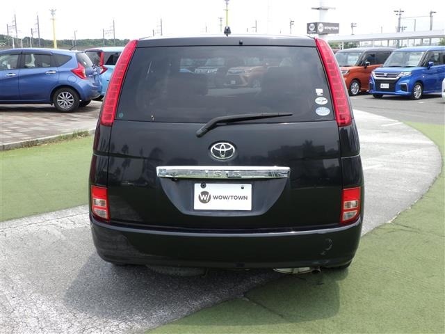 Toyota ISIS 2005 8117906-9