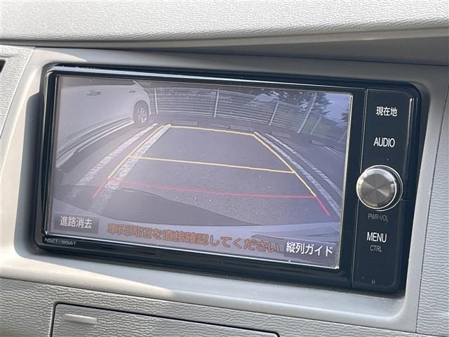 Toyota ISIS 2017 8117914-17