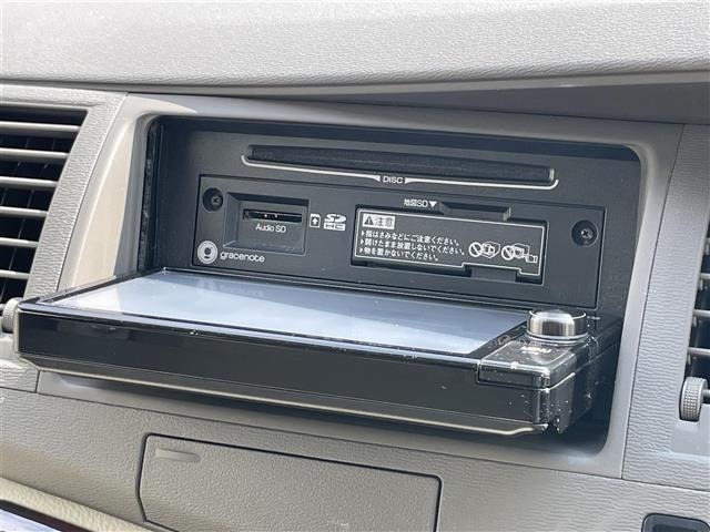 Toyota ISIS 2017 8117914-18