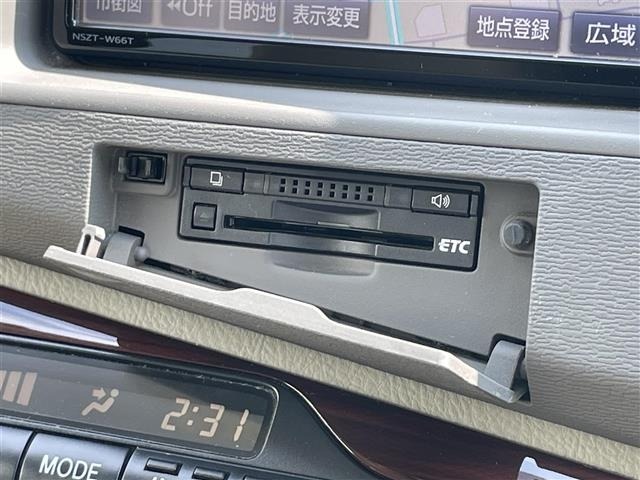 Toyota ISIS 2017 8117914-19