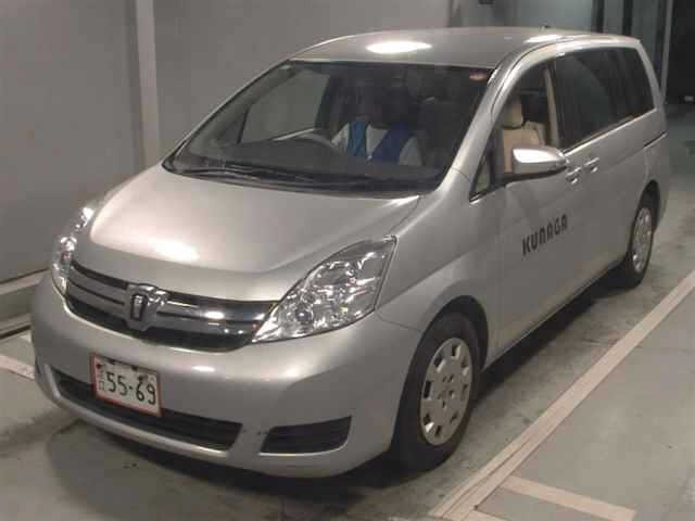 Toyota ISIS 2015 8117923-4