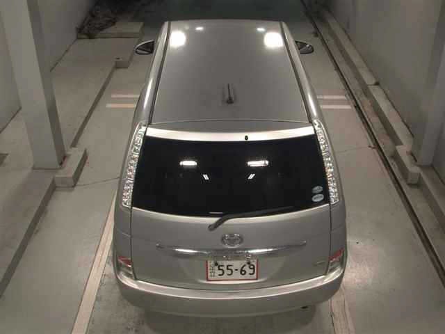 Toyota ISIS 2015 8117923-7