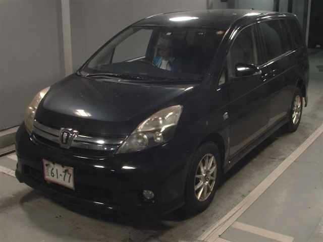 Toyota ISIS 2013 8117924-4
