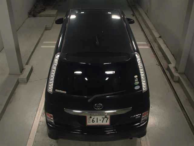 Toyota ISIS 2013 8117924-7