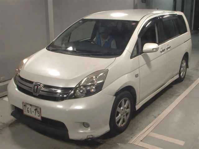 Toyota ISIS 2013 8117927-4