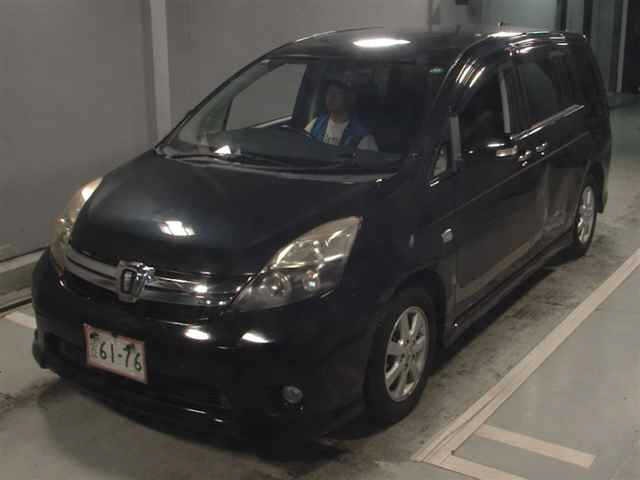 Toyota ISIS 2013 8117932-4