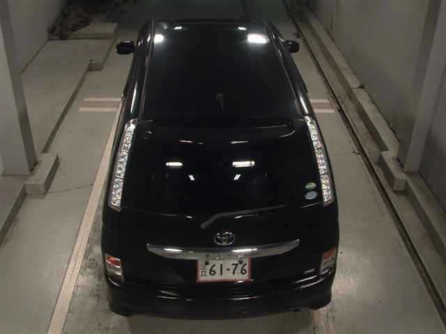 Toyota ISIS 2013 8117932-7