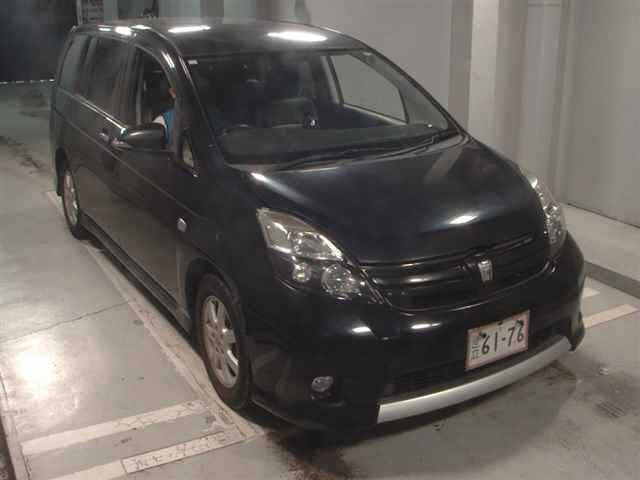 Toyota ISIS 2015 8117934-0