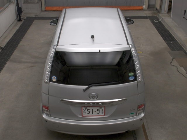 Toyota ISIS 2015 8117935-7